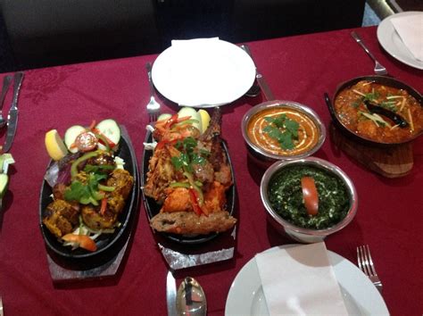 Bay Leaf Bar & Indian Restaurant .